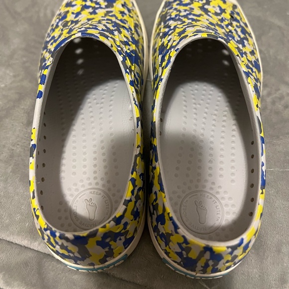 Native Shoes Jefferson Speckled Size 7 Mens Youth - Picture 4 of 7